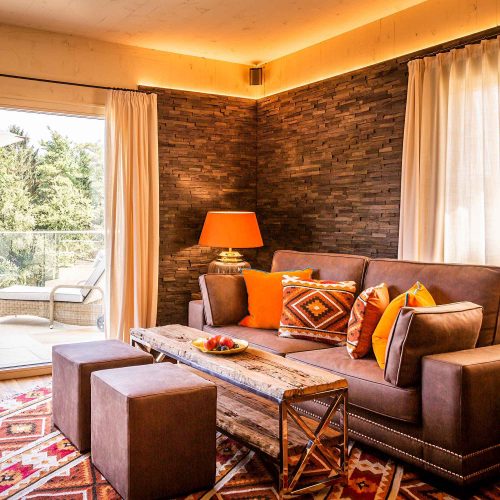 Golden Hill Country Chalets & Suites Wohnbereich