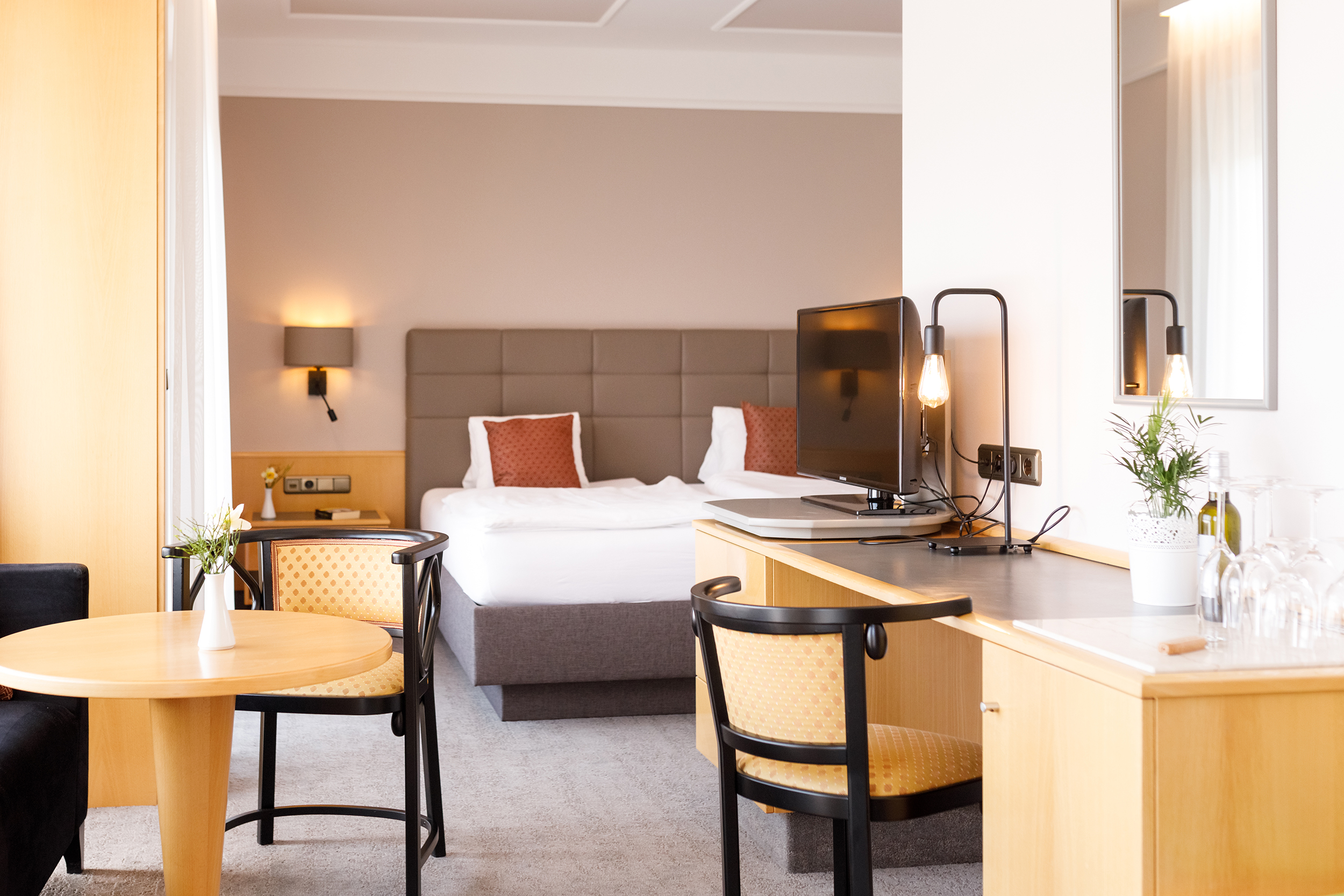 Modernes Doppelzimmer im Hotel Weinlandhof in der Südsteiermark – ideale Unterkunft für Golfurlaub, Weinurlaub, Bikereisen und Radreisen.