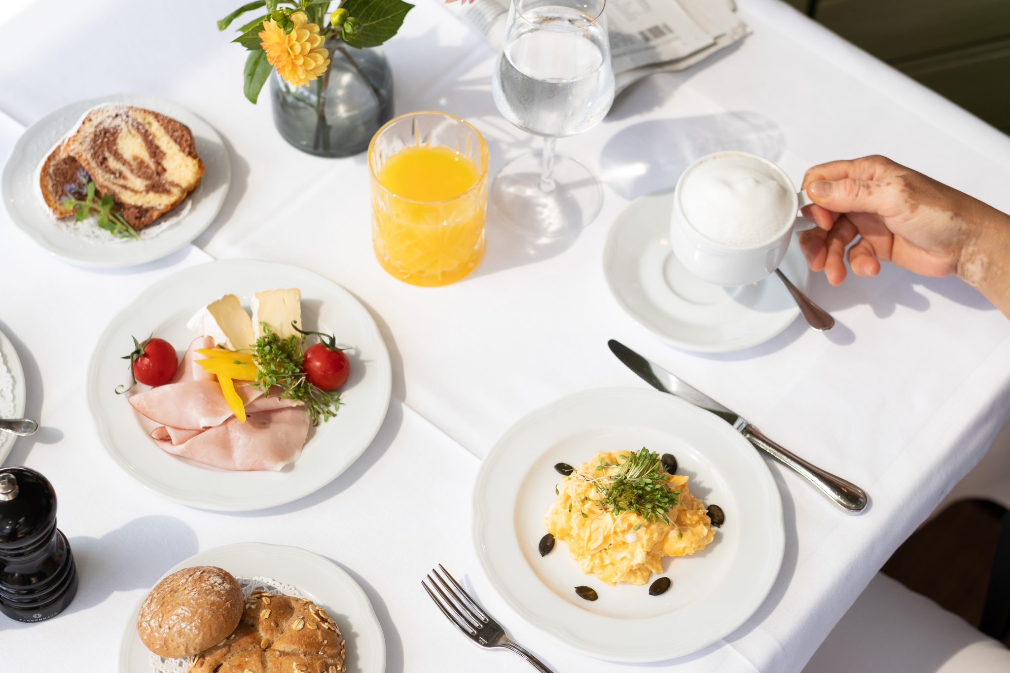 Frühstück mit regionalen Produkten im Hotel Weinlandhof Südsteiermark.
